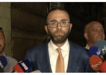 Bardhi thirrje Bashës: Reflekto, mos e ço PD në një tjetër përplasje