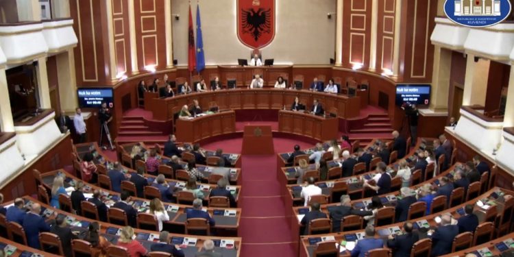 Zyrtare/ Kuvendi i jep leje SPAK-ut: Arrestoni Arben Ahmetajn