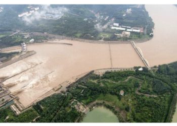 Stuhi dhe shira të rrëmbyeshëm! 15 të vdekur nga moti i keq