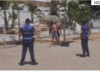 Bastiset plazhi, sekuestrohen 37 çadra dhe 68 shezlongë