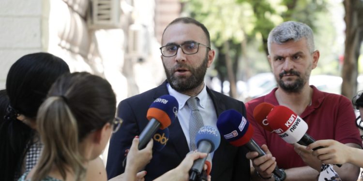 Lufta për vulën! PD i bën gjyqin sonte Gaz Bardhit