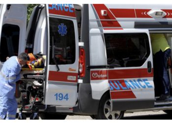 E rëndë në Vlorë, gruaja bie nga lartësia