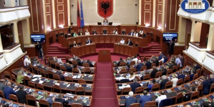 Pas 14 orësh debate, Kuvendi miraton pr/ligjin për mjekësinë dhe kanabisin mjekësor