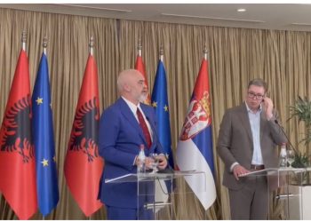 Tensione në konferencën Vuçiç-Rama, presidenti serb largohet nga takimi