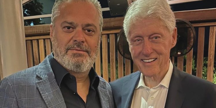 Ben Blushi: Për alkimistin Bill Clinton