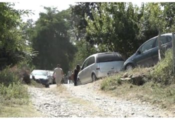 VIDEO/ Familja hap dyert e mortit! Fshati në lot për babanë me dy djemtë e nipin që u mbytën