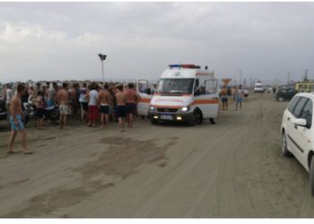 FOTO/ Babai me dy djemtë u mbytën në det! Troket një lutje për ndihmë për vajzën jetime