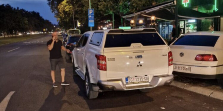 Policia serbe terrorizon gruan shqiptare, vetëm se djali i saj kishte të veshur bluzë me shqiponjë