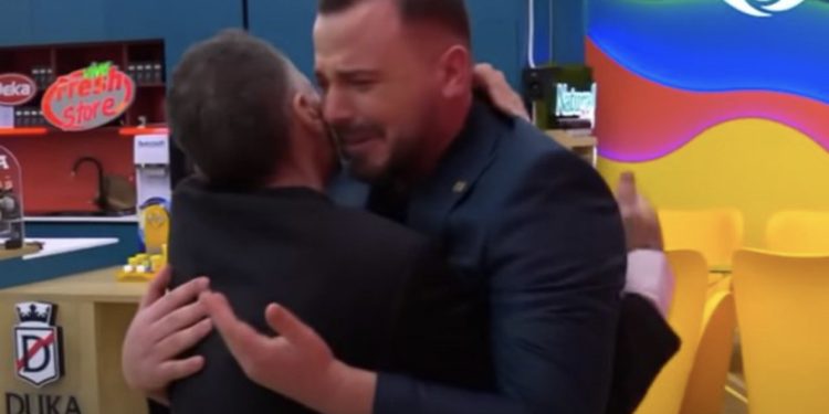 Humbja e babait, Ronaldo Sharka shpërthen në lot teksa rrëfen momentet e fundit të të atit