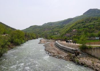 E rëndë/ Mbytet 12-vjeçari në lumin Shkumbin