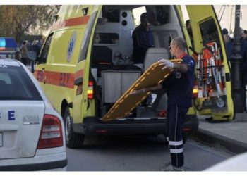 E rëndë, 40-vjeçari gjendet i pajetë, dyshohet se është hedhur nga kati i 3 i pallatit