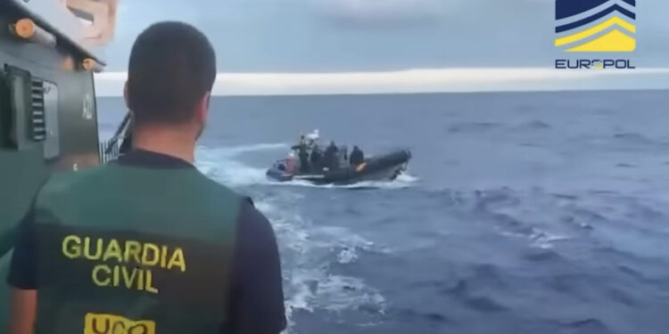 VIDEO/ “Ndrangheta” dhe karteli Ballkanik mbushin jahtin me 700 kg kokainë