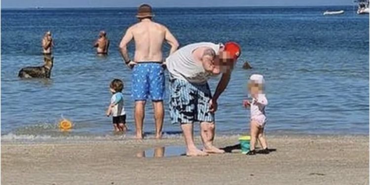 Foto familjare me detajin e frikshëm në sfond, ndez debat të ashpër online