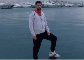 Djali iu vra nga huliganët kroatë, nënës së 29-vjeçarit grek i bie infarkt