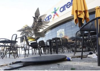 Sërish dhunë në Greqi, pas vrasjes së tifozit, sulmohet një gazetar e një kameraman