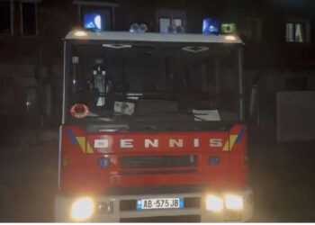 Përfshihet nga flakët një magazinë në Shkodër