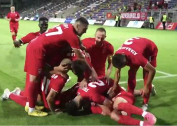 VIDEO/ Rrapaj përmbys gjithçka me një “perlë”, festë shqiptarësh në Letoni