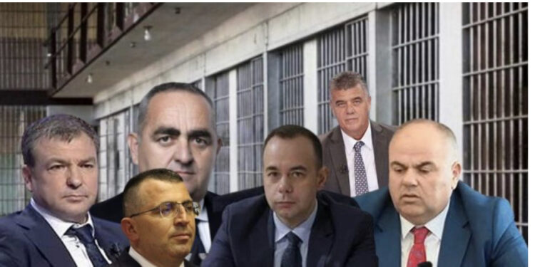 Paraburgimi i Durrësit “mikpret” politikanët/ Nga Alla te Dako, nuk mungon dhe një i djathtë