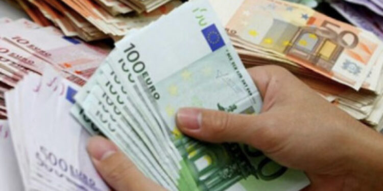 FOTO/ Ç’po ndodh me monedhat e huaja? Këmbimi valutor, e hënë 28 gusht 2023