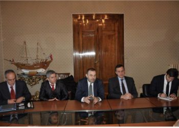 Rrepajn e la në “baltë” shoferi/ Dëshmia në SPAK: Me urdhër të shefit e me makinën e shtetit shëtita në Prishtinë italianët dhe shqiptarin