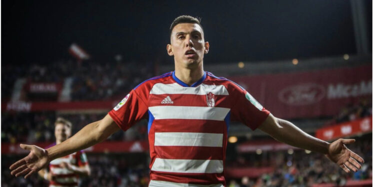 FOTO/ Udhëheq sulmin së bashku me yllin e Barcelonës, Uzuni pjesë e formacionit të javës në La Liga