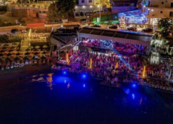 Tronditëse në Sarandë/ Ashensori i “Orange Club” zë poshtë kamerierin 17-vjeçar, ndërron jetë në vend