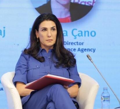 AKSHI i zhytur në korrupsion, Mirlinda Karçanaj ndryshohen dy herë kriteret për tenderin 15 mln € të shkollave SMART