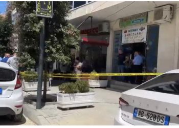 Po printonte disa gjëra në kancelari, si nisi sherri tragjik për një apartament
