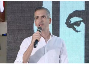 Kryebashkiaku i Athinës në Himarë: Shqipëria s’mund të jetë në BE duke shkelur shtetin e së drejtës