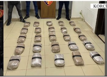 Transportonin drogë me varkë drejt Maqedonisë së Veriut, arrestohen 4 persona