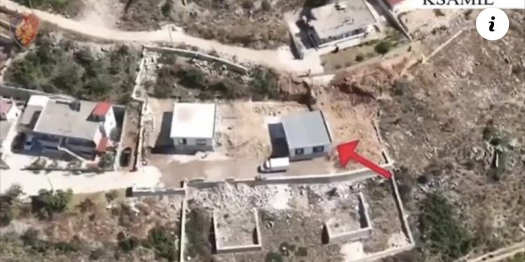 VIDEO/ Goditen tre raste të ndërtimit pa leje në Sarandë dhe Ksamil