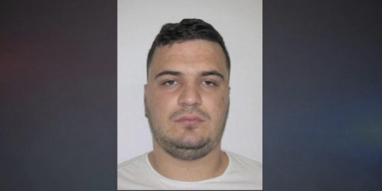 “Policia mos lëviz”, si ju grabit makina çiftit në Tiranë teksa kryenin seks. Mjeti u përdor në vrasjen e Besnik Hidës