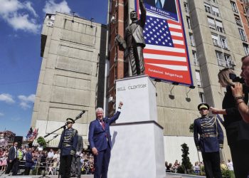 Mik i përjetshëm i shqiptarëve! Bill Clinton sot feston ditëlindjen e 77-të