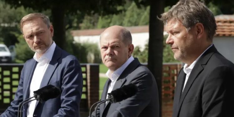 Gjermanët të pakënaqur nga qeveria, nuk u besojnë më institucioneve të tyre të shtetit