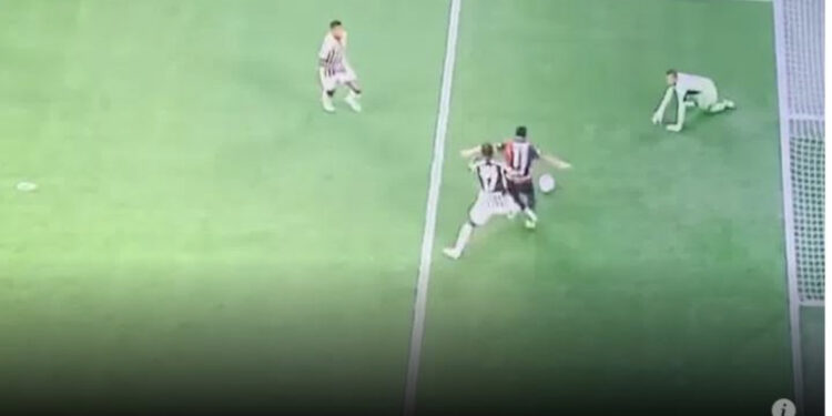 VIDEO/ Plasin polemikat në Itali, Bolonjës i mohohet një penallti e pastër ndaj Juventusit