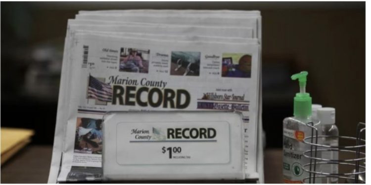 Policët bastisin zyrat e një reviste në Kansas, organizatat për mbrojtjen e shtypit reagojnë ashpër