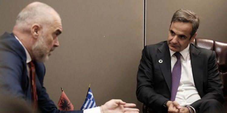 Mitsotakis fton liderët e rajonit për darkë, Rama “i padëshiruar”, vendi i Shqipërisë “mbetet bosh” në tryezë