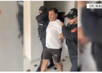 VIDEO-Si u kap “bosi i drogës” me pantallona të shkurtra në Durrës?