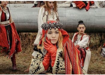 Rita Ora “pret në besë” të gjithë shqiptarët, valëvit flamurin serb në koncert