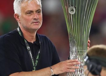 Mourinho, “Special” dhe zotëri i vërtetë. Gjesti i tij në Tiranë që nuk është parë kurrë në futboll