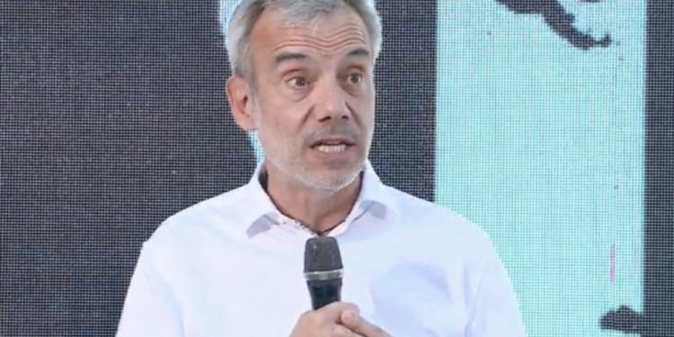 “Këto troje të mbushura me dashuri për helenizmin”, kryebashkiaku i Selanikut thirrje nacionaliste në Himarë