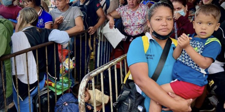 Ky shtet shpall gjendjen e jashtëzakonshme mes fluksit të migrantëve që kërkojnë strehim