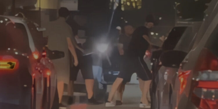 VIDEO/ “Shet p**dhë me makinë dhe s’me kthen borxhin!” 25 mijë eurot që nisen sherrin në Kavajë