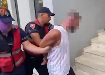 EMRI/ Qarkullonte me armë zjarri, vihet në pranga 35 vjeçari në Tiranë