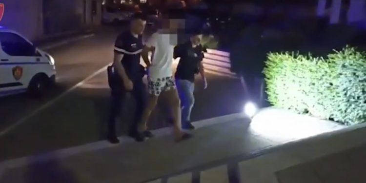 Transportonte emigrantë, tenton arratinë dhe përplas policin, në pranga 34-vjeçari