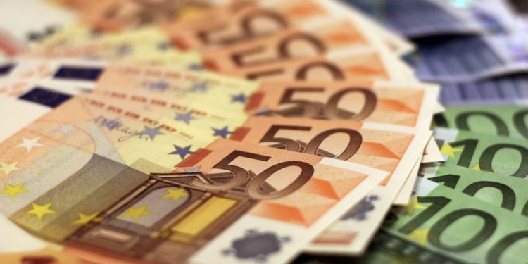 KËMBIMI VALUTOR, euro sërish vetëm në rënie