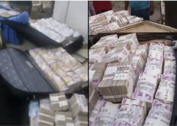 VIDEO/ Politikanët tentojn t’ia mbathin me valixhet plot me para, ndalohen nga policia 