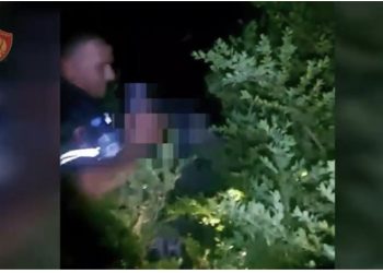 Kishin mbetur të bllokuar gjatë natës në Orikum, shpëtohen dy turistët francezë