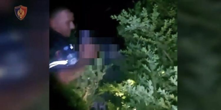 Kishin mbetur të bllokuar gjatë natës në Orikum, shpëtohen dy turistët francezë