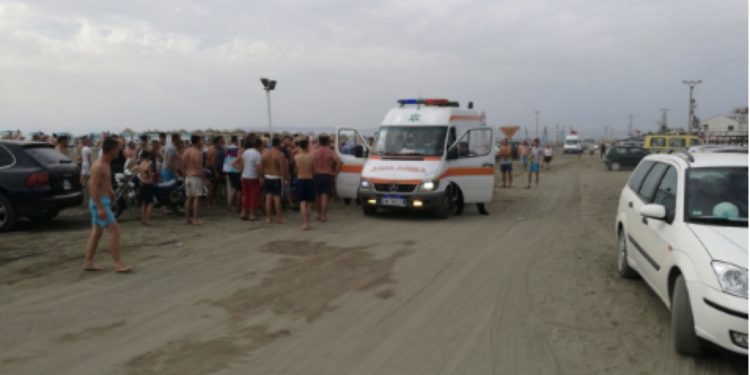 Po mbyteshin në plazhin e Golemit, nxirren në gjendje të rëndë 3 turistët